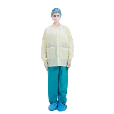 Cappotti eliminabili non tessuti del laboratorio dell'ospedale con i polsini e la scollatura